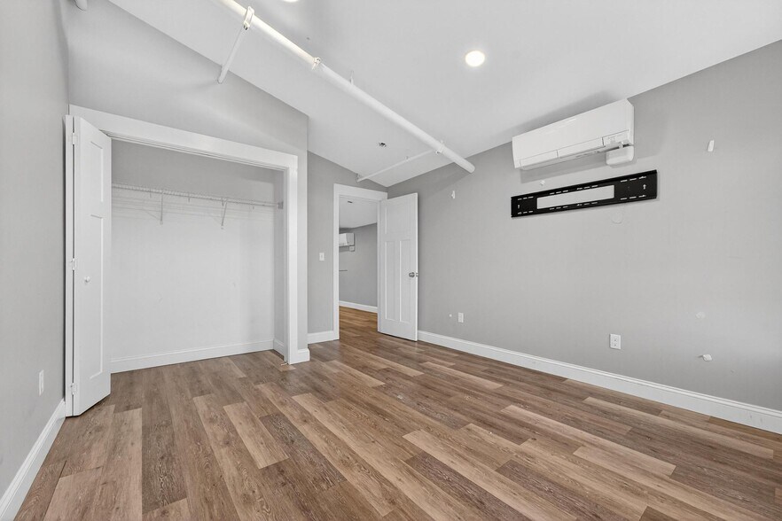More Photos Of 90-94 Bank St, New London Storefront For Sale