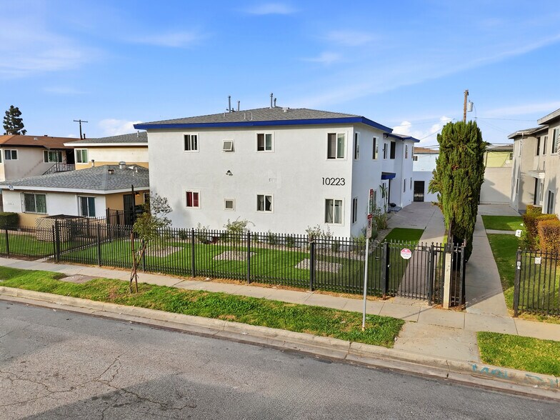 More Photos Of 10223 Darby Ave, Inglewood Apartments For Sale
