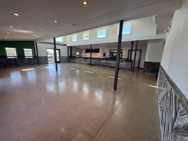 More Photos Of 11606 FM 1826, Austin Restaurant For Lease