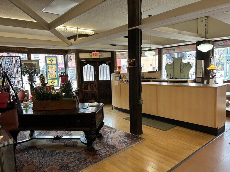 More Photos Of 901 Mainstreet, Hopkins Storefront Retail Residential For Sale