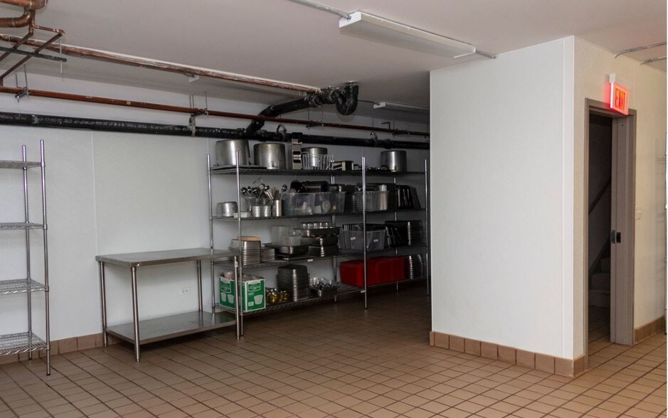 More Photos Of 1359 N Milwaukee Ave, Chicago Restaurant For Sale
