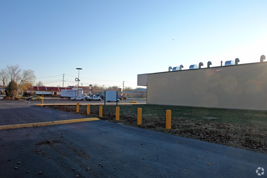 More Photos Of 411 Chatham Heights Rd, Fredericksburg Storefront For Lease