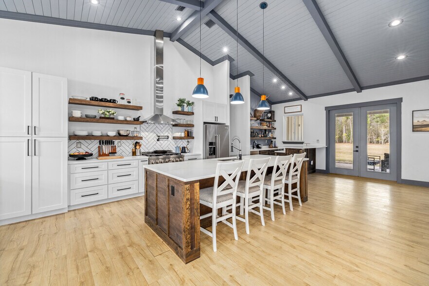 More Photos Of 6012 Long Branch Rd, Jacksonville Horse Stables For Sale