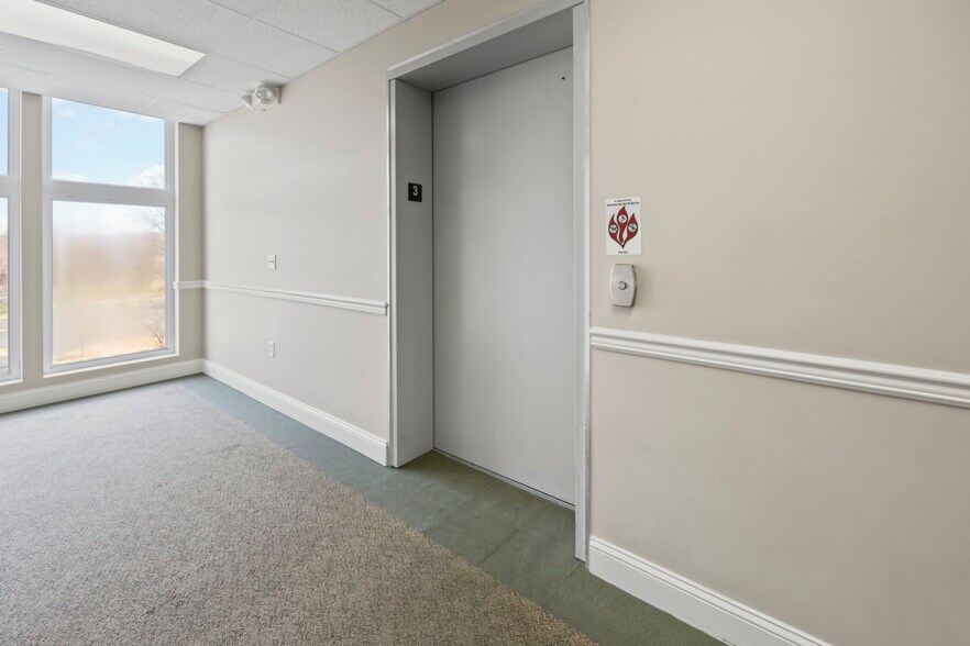 More Photos Of 1374 Whitehorse Hamilton Square Rd, Hamilton Office For Sale