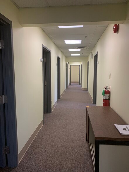 More Photos Of 32 Paint St, Port Hawkesbury Office For Lease