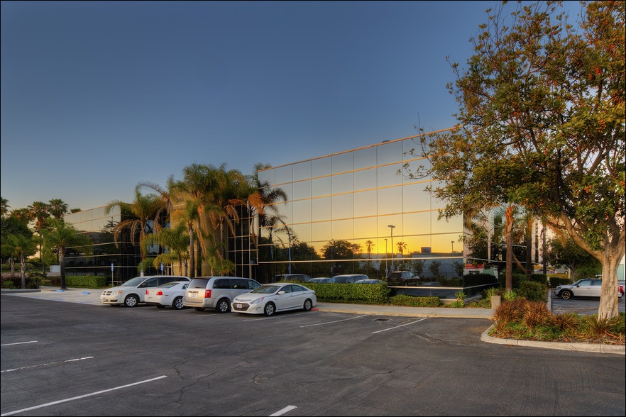 More Photos Of 2320 Paseo de las Americas, San Diego Office For Lease