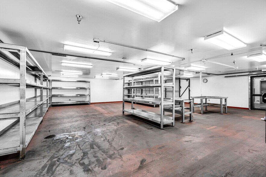 More Photos Of 12800 NW 38th Ave, Opa Locka Warehouse For Lease