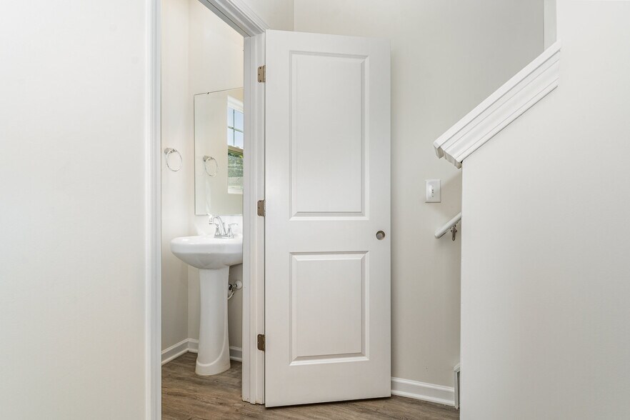 More Photos Of 711 Fairview St, High Point Multifamily For Sale