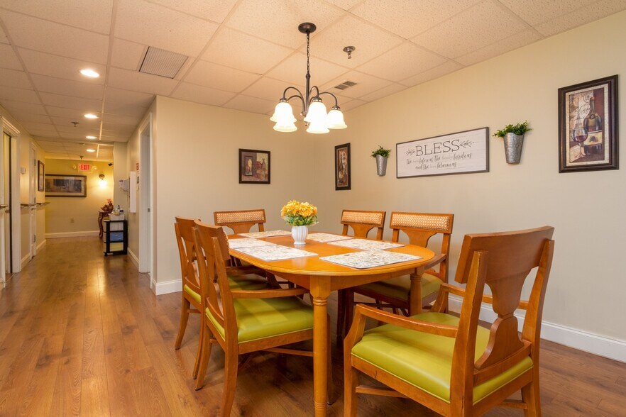 More Photos Of 173 S Lee St, Forsyth Assisted Living For Lease