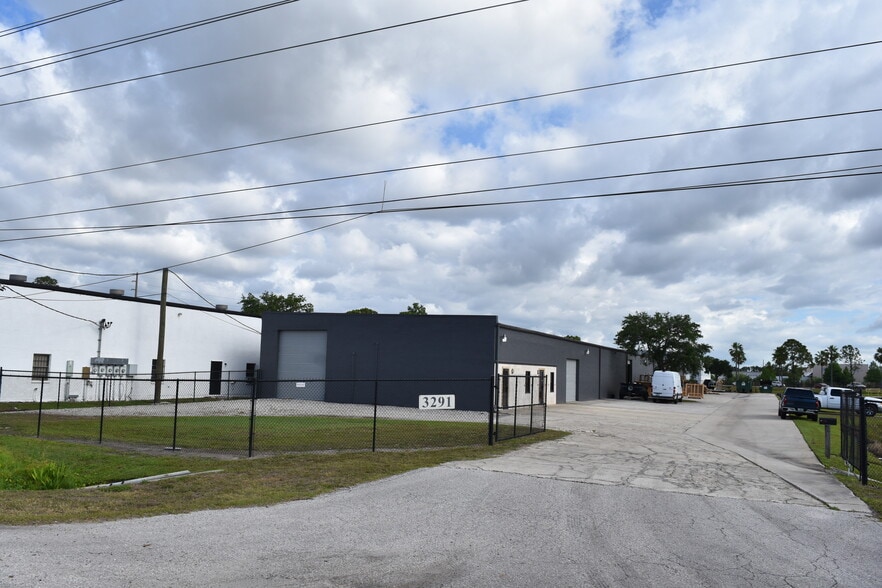More Photos Of 3291 118th Ave N, Saint Petersburg Warehouse For Lease