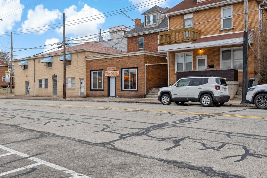 More Photos Of 848 Duss Ave, Ambridge Storefront Retail Residential For Sale