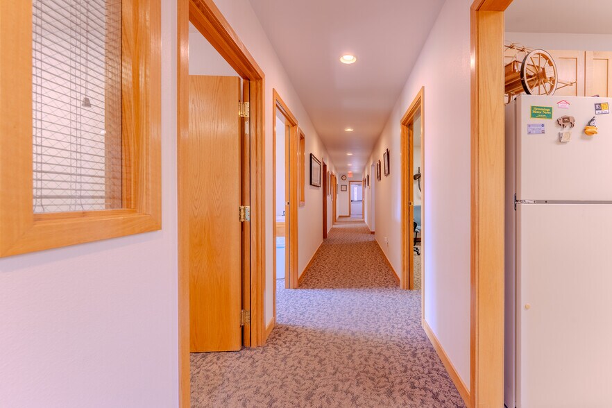 More Photos Of 890 N 2nd St, Lander Office For Sale