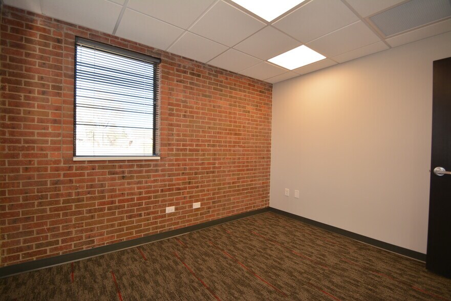 More Photos Of 6595 W 14th Ave, Lakewood Office For Lease