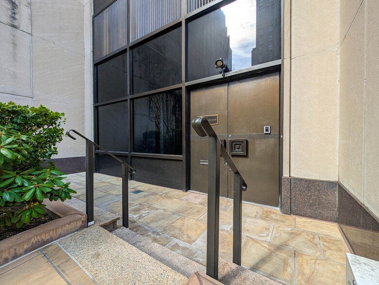 More Photos Of 900 Park Ave, New York Apartments For Sale