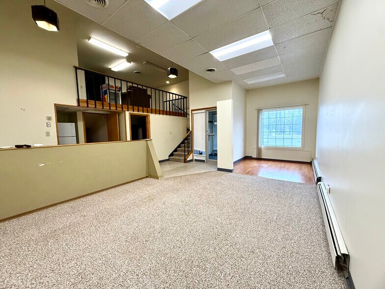 More Photos Of 33850 Armada Ridge Rd, Richmond Warehouse For Lease