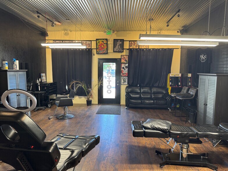 More Photos Of 530 E Eisenhower Blvd, Loveland Freestanding For Sale