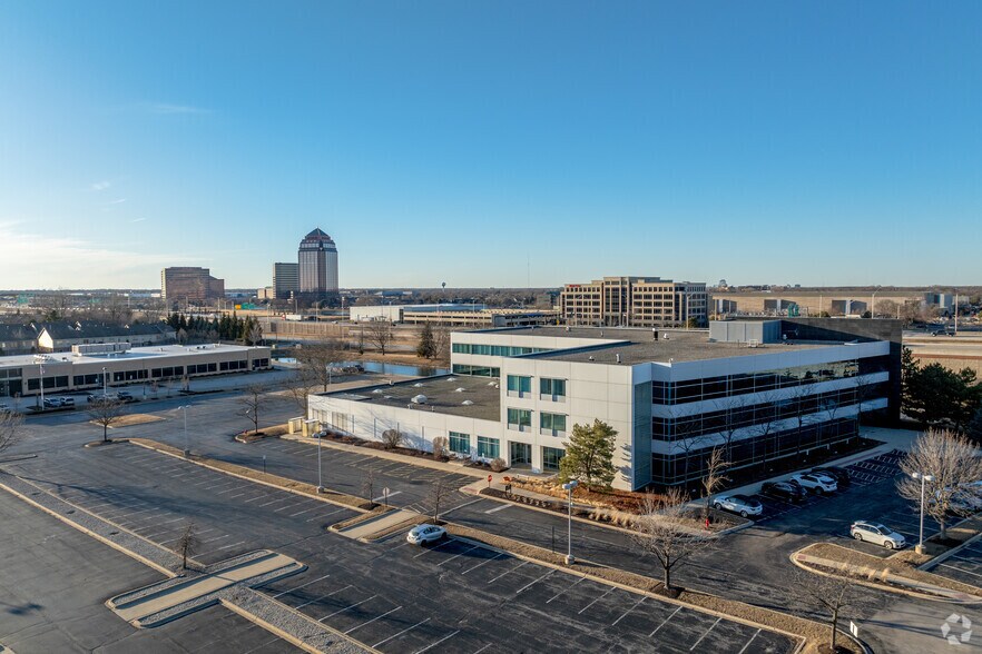 More Photos Of 900 N Arlington Heights Rd, Itasca Office For Lease