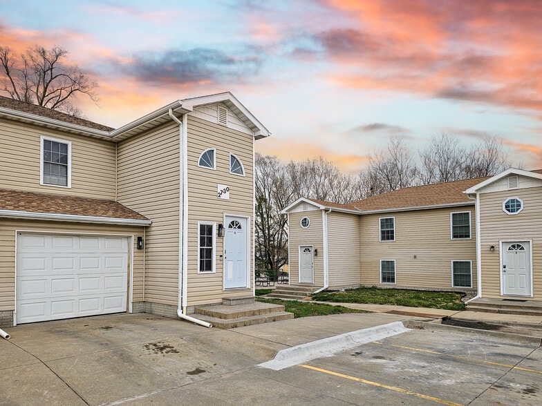 More Photos Of 2700 N 1st St, Lincoln Apartments For Sale