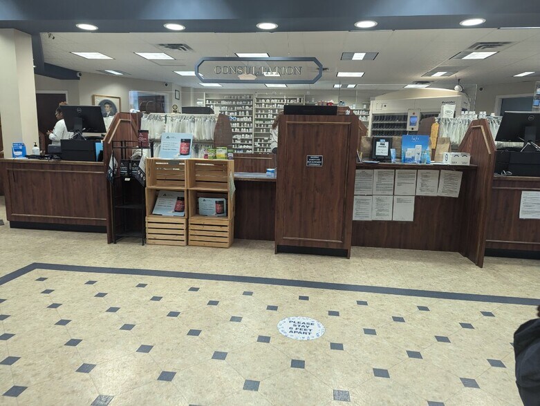 More Photos Of 503 Cynwood Dr, Easton Storefront Retail Office For Sale