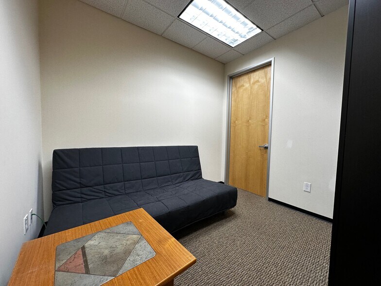 More Photos Of 1292 Kifer Rd, Sunnyvale Light Distribution For Sale