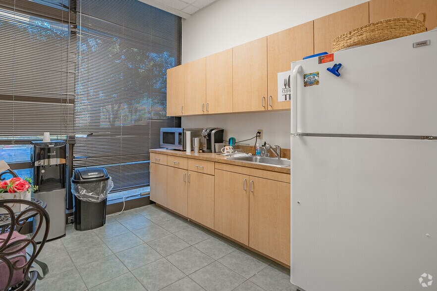 More Photos Of 8751 W Broward Blvd, Plantation Office For Sale