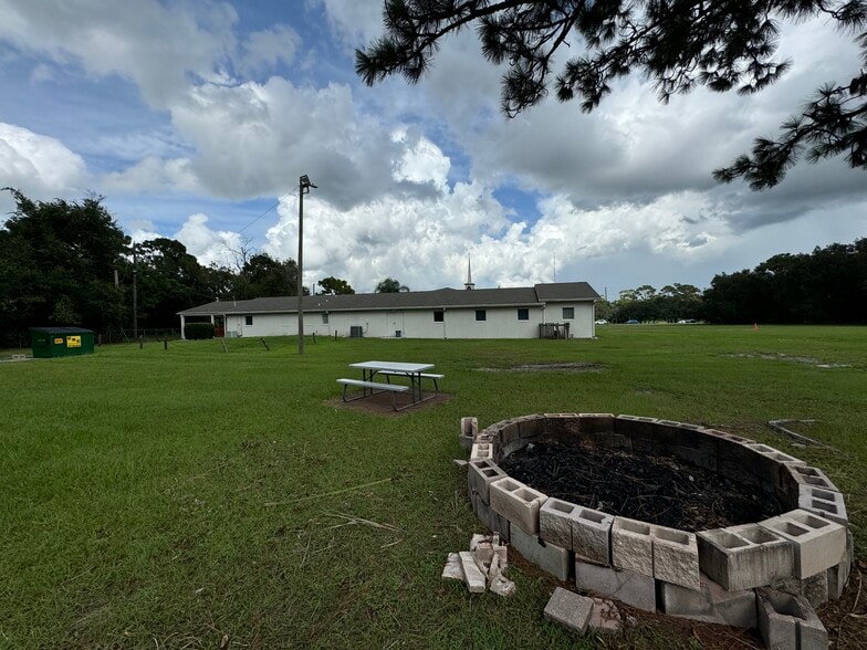 More Photos Of 2400 S Goldenrod Rd, Orlando Religious Facility For Sale