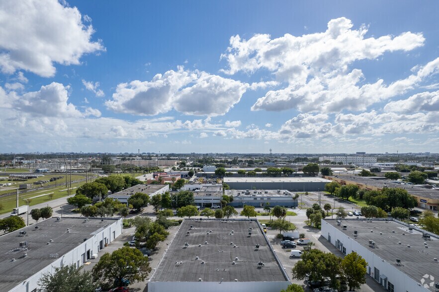 More Photos Of 7262 NW 68th St, Miami Office For Lease