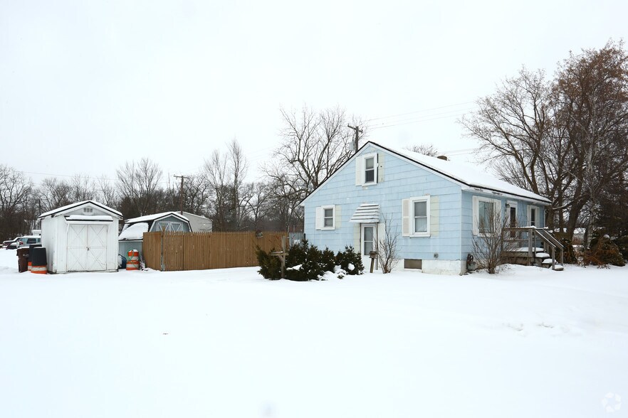 More Photos Of 19750 Sumpter Rd, Belleville Freestanding For Sale