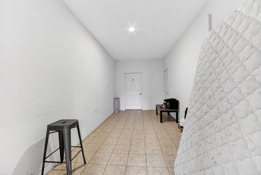 More Photos Of 204 W Madison St, Easton Storefront Retail Residential For Sale