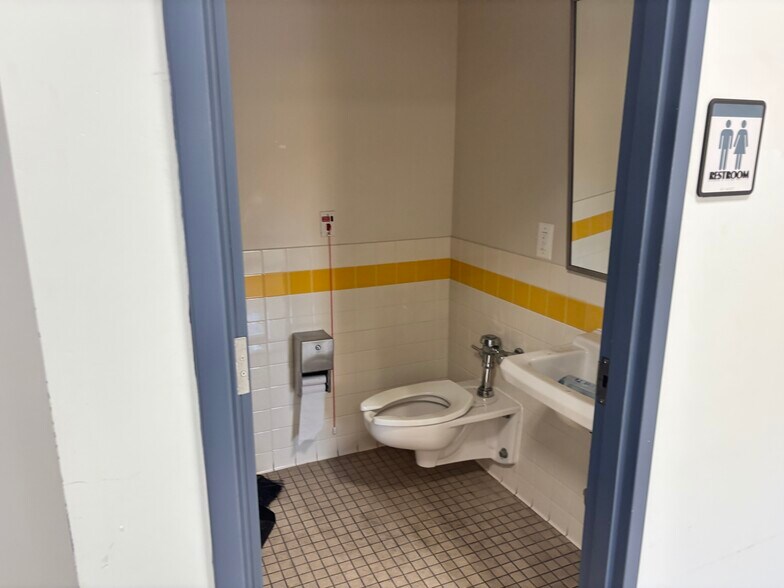 More Photos Of 330 Hinsdale St, Brooklyn Multifamily For Sale