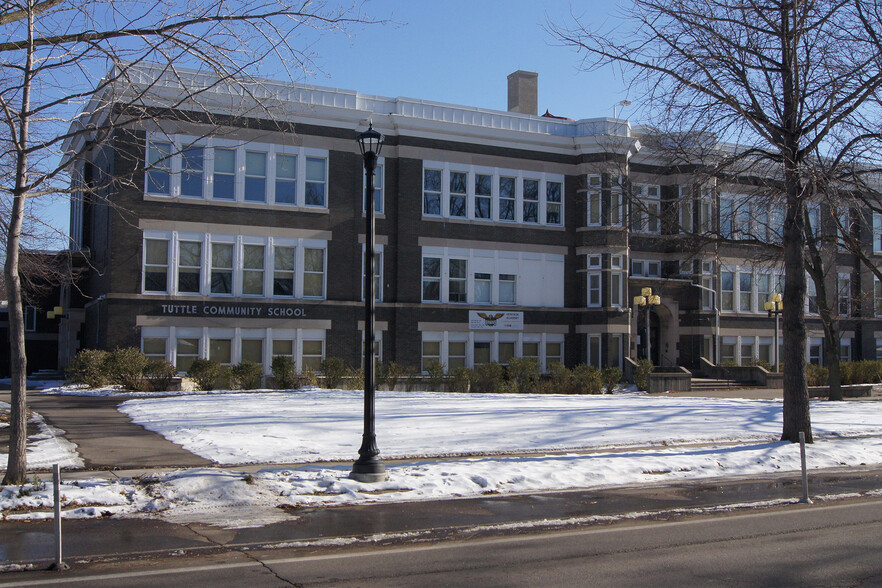 Primary Photo Of 1042 18th Ave SE, Minneapolis Schools For Lease