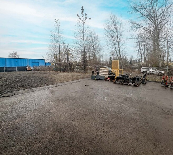 More Photos Of 2523 NE Argyle St, Portland Warehouse For Lease