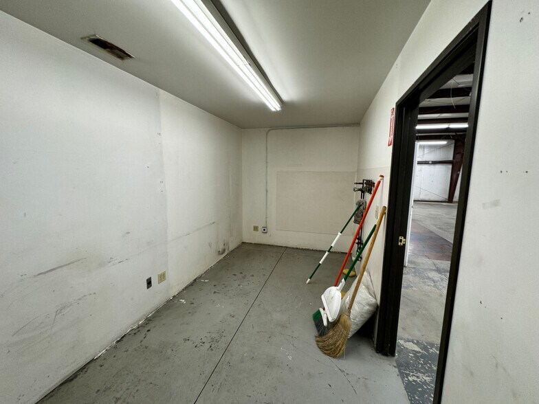 More Photos Of 2440 S 3400 W, Salt Lake City Manufacturing For Lease