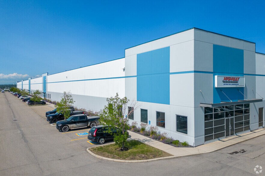 More Photos Of 19 Aero Dr NE, Calgary Warehouse For Lease