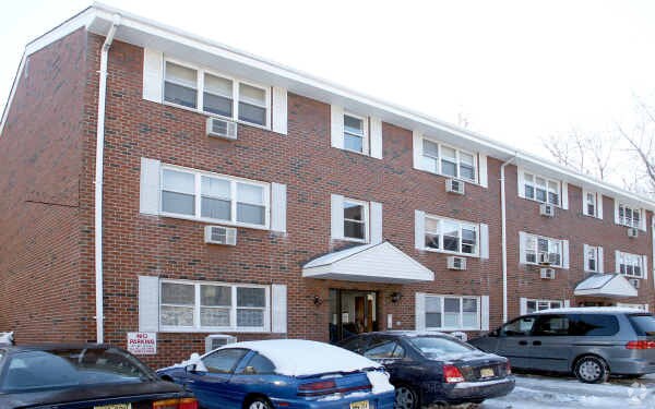 Primary Photo Of 6 Alliotts Pl, Palisades Park Apartments For Sale