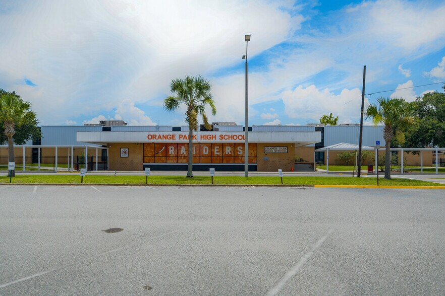 More Photos Of 291-311 Blanding Blvd, Orange Park General Retail For Lease
