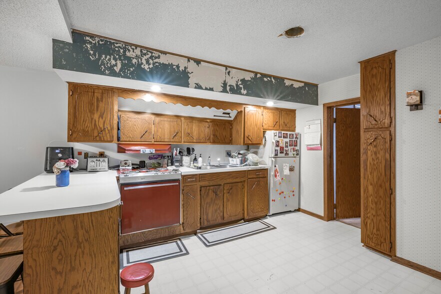 More Photos Of 104-112 Main St, Wanamingo General Retail For Sale