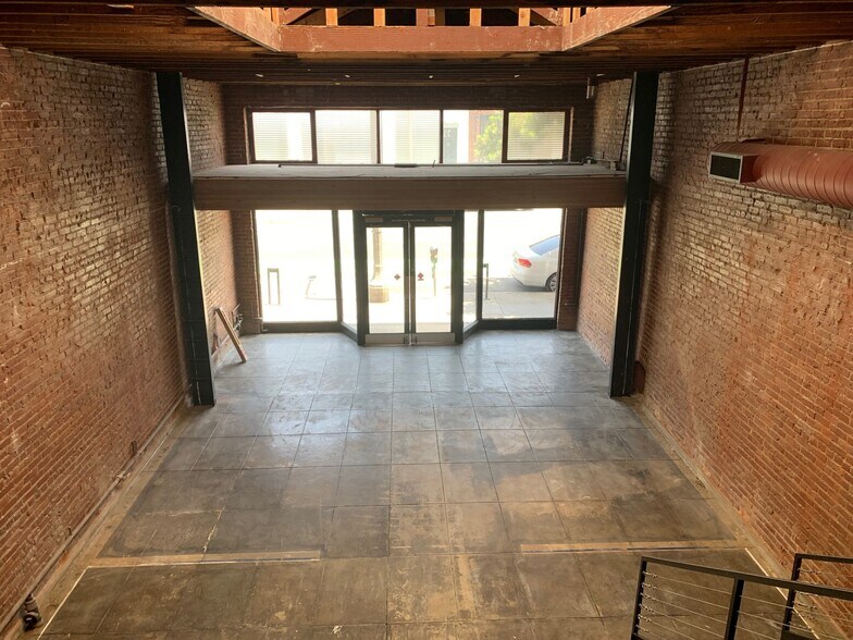 More Photos Of 2736 Main St, Santa Monica Storefront Retail Office For Lease