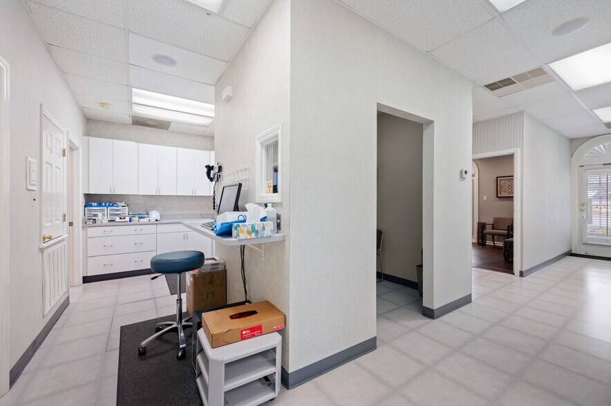 More Photos Of 1348 Matthews Township Pky, Matthews Office For Sale