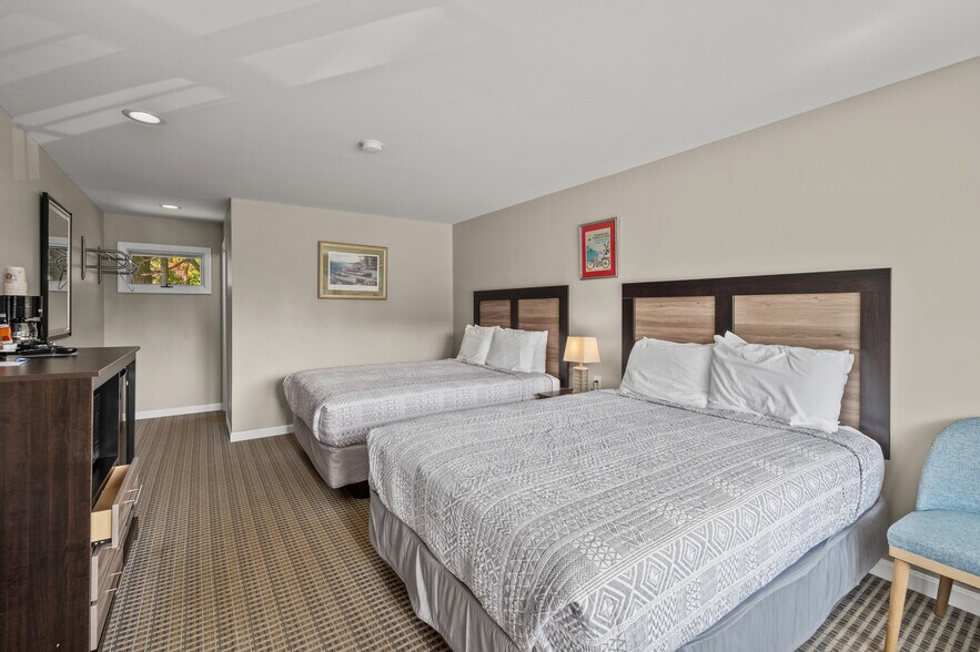 More Photos Of 291 Endicott St N, Laconia Hotel For Sale