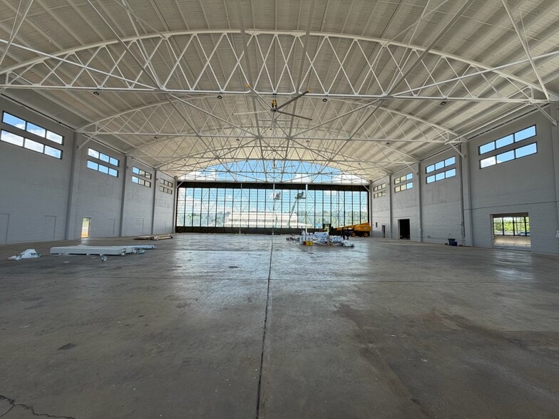 More Photos Of 8100 Airbus Military Dr, Mobile Airplane Hangar For Lease