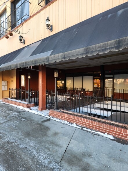 More Photos Of 321 N Main St, Hendersonville Restaurant For Lease