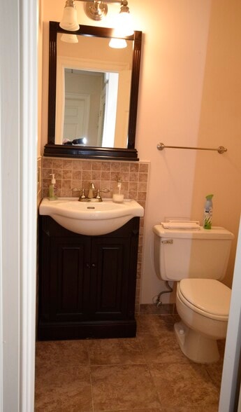 More Photos Of 252 N Washington St, Falls Church Office For Lease