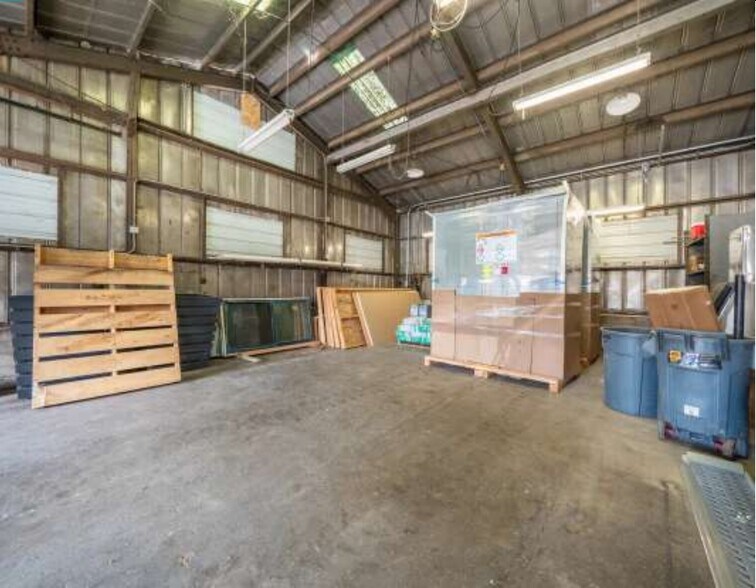 More Photos Of 895 Market st, Redding Industrial For Lease