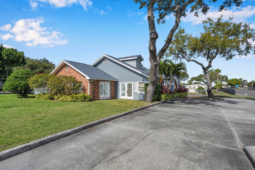 More Photos Of 8200 Seminole Blvd, Seminole Medical For Sale