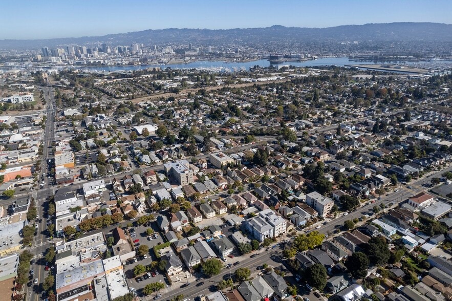 More Photos Of 739 Santa Clara Ave, Alameda Apartments For Sale