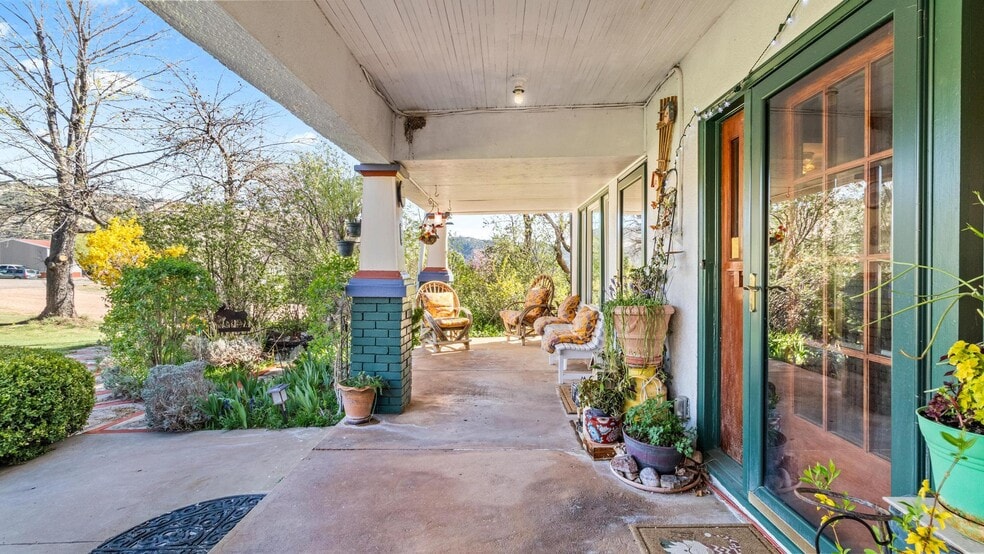 More Photos Of 295 N Main St, Glendale Hospitality For Sale