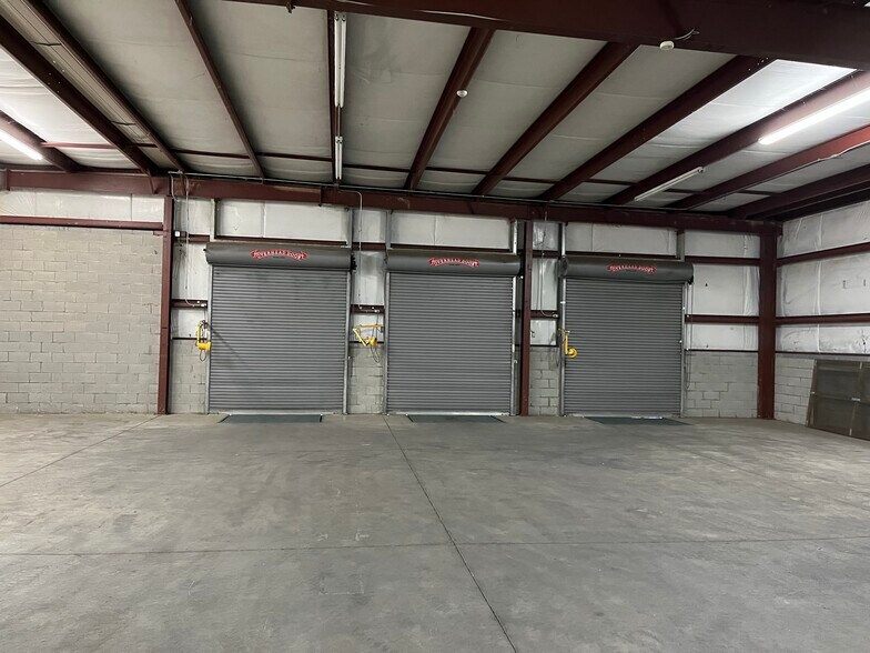 More Photos Of 330 Hollie Dr, Martinsville Warehouse For Lease