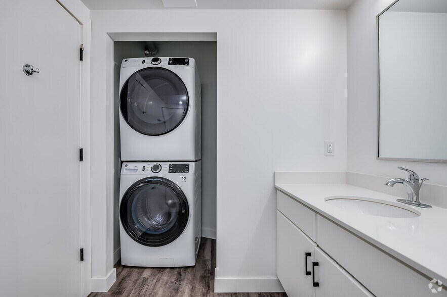 More Photos Of 155 Jackson St, Oshkosh Apartments For Lease