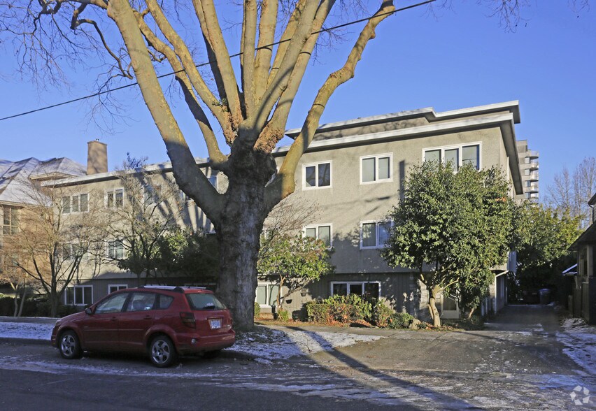 More Photos Of 3719 W 8th Av, Vancouver Apartments For Sale